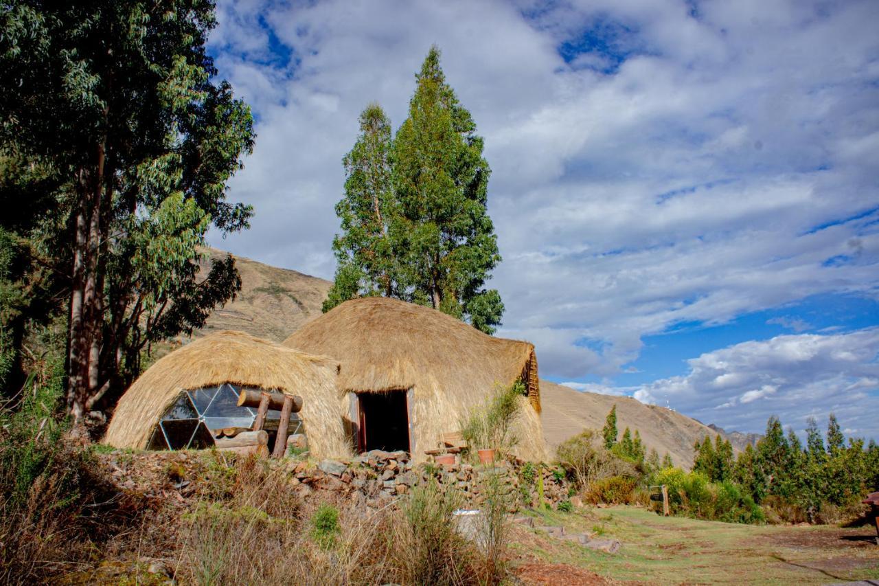 Lodge Vertical Sky Luxury
